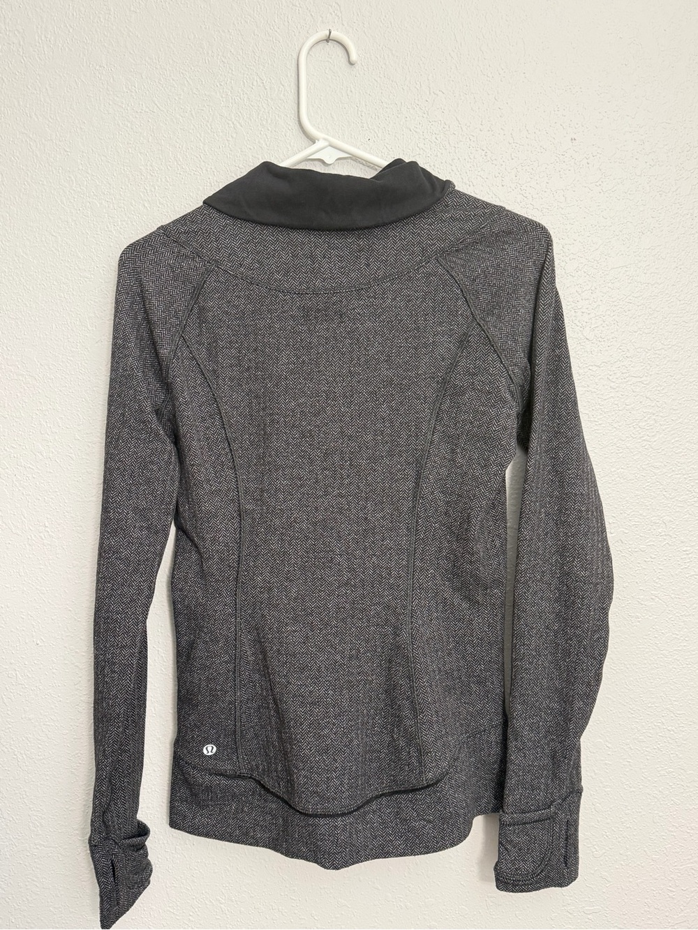 Lululemon Think Fast Pullover - Picture 5 of 7